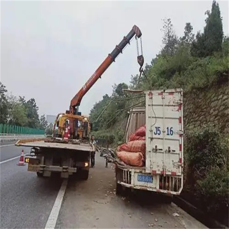 中站了解道路救援吊车费用的细节与影响因素